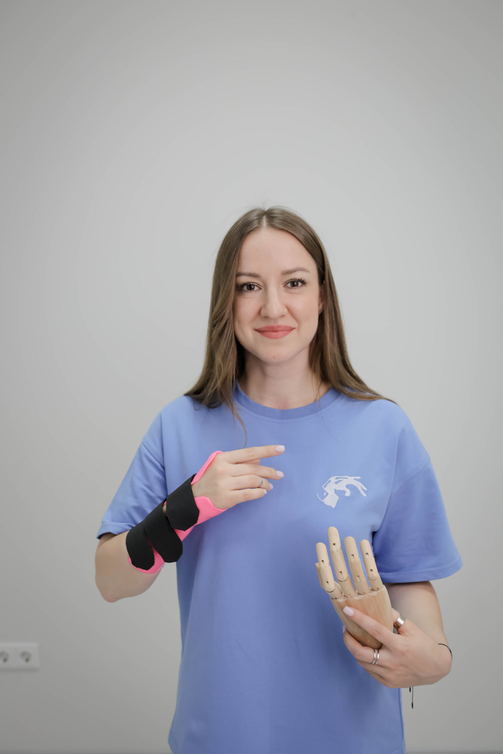 Изображение статьи Кистевой терапевт в Тюмени: кто это, кому нужен и как помогает восстановить руку